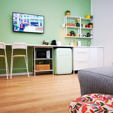 Sunny Flat 50 Meters From The Metro Apartment Milan Bagian luar foto