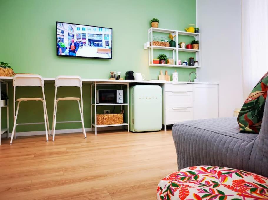 Sunny Flat 50 Meters From The Metro Apartment Milan Bagian luar foto