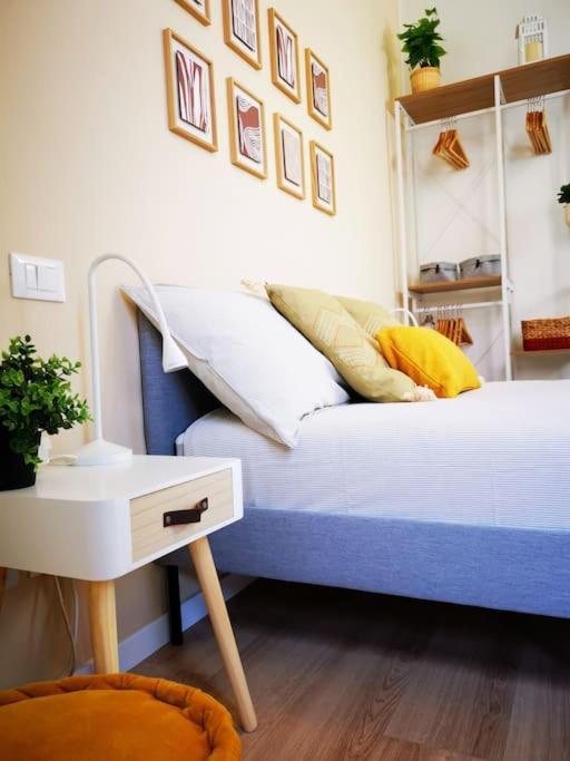 Sunny Flat 50 Meters From The Metro Apartment Milan Bagian luar foto