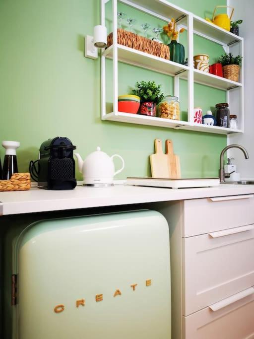 Sunny Flat 50 Meters From The Metro Apartment Milan Bagian luar foto
