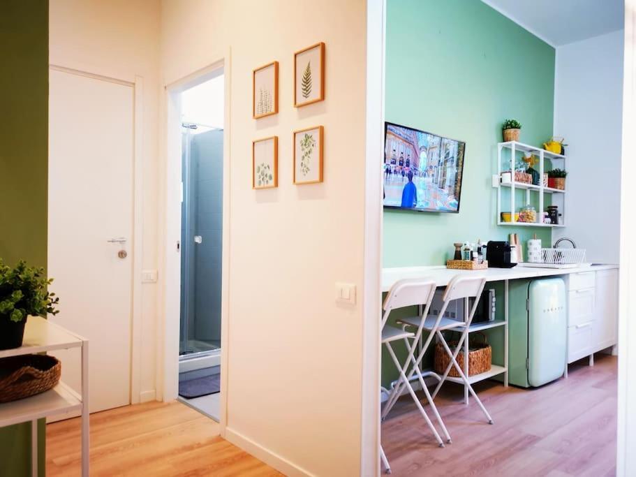 Sunny Flat 50 Meters From The Metro Apartment Milan Bagian luar foto