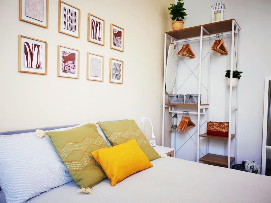 Sunny Flat 50 Meters From The Metro Apartment Milan Bagian luar foto